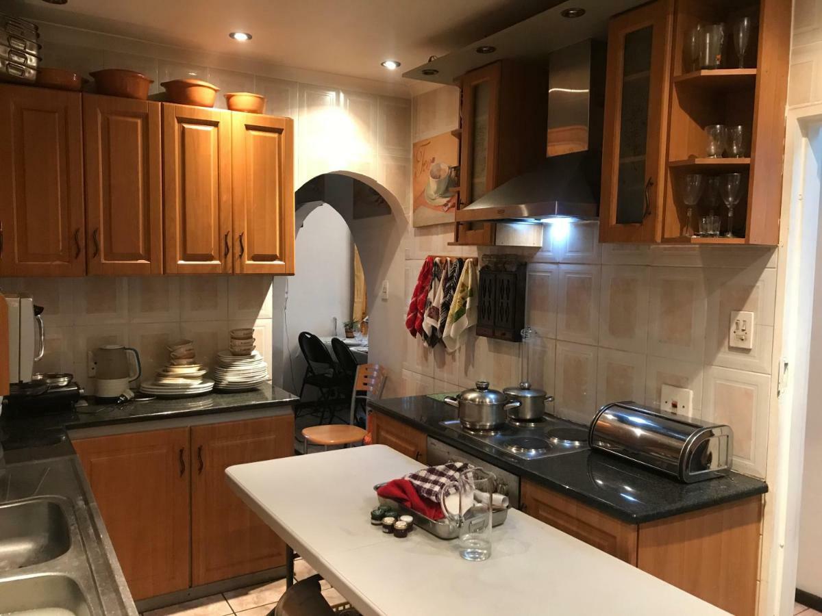 Turning Point Bed & Breakfast Кейптаун Екстериор снимка
